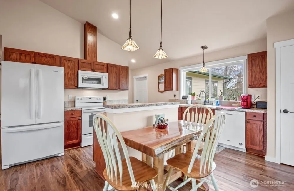 189 Trout Lakes Castle Rock, WA 98611