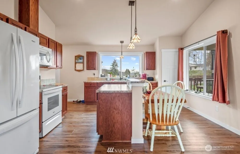 189 Trout Lakes Castle Rock, WA 98611
