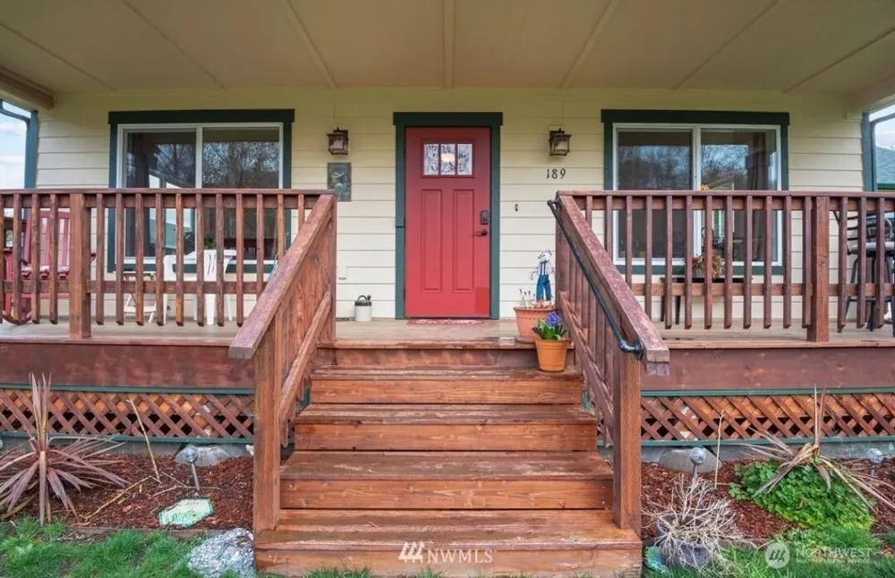 189 Trout Lakes Castle Rock, WA 98611