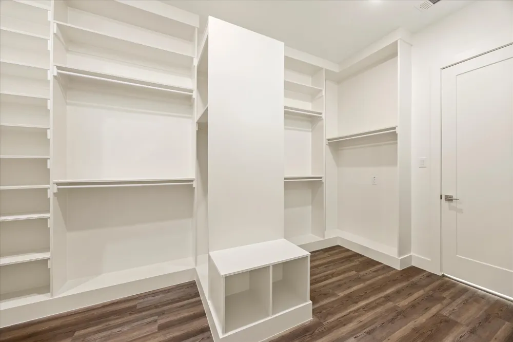 2184 Middlewood Circle Granbury, TX 76049
