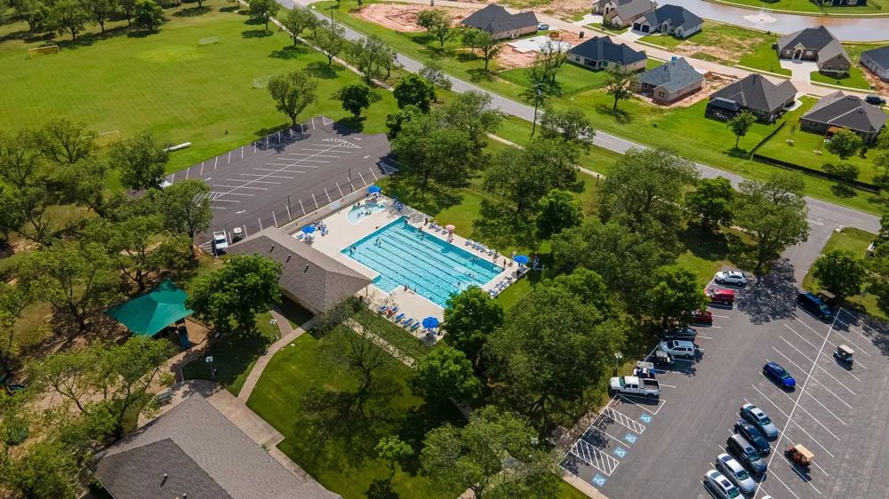 2184 Middlewood Circle Granbury, TX 76049