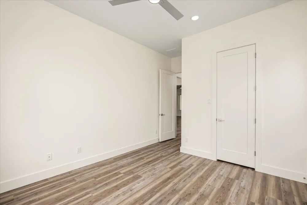 2184 Middlewood Circle Granbury, TX 76049