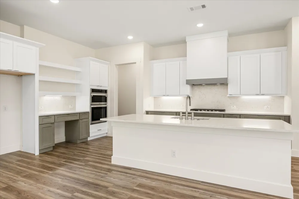 2184 Middlewood Circle Granbury, TX 76049