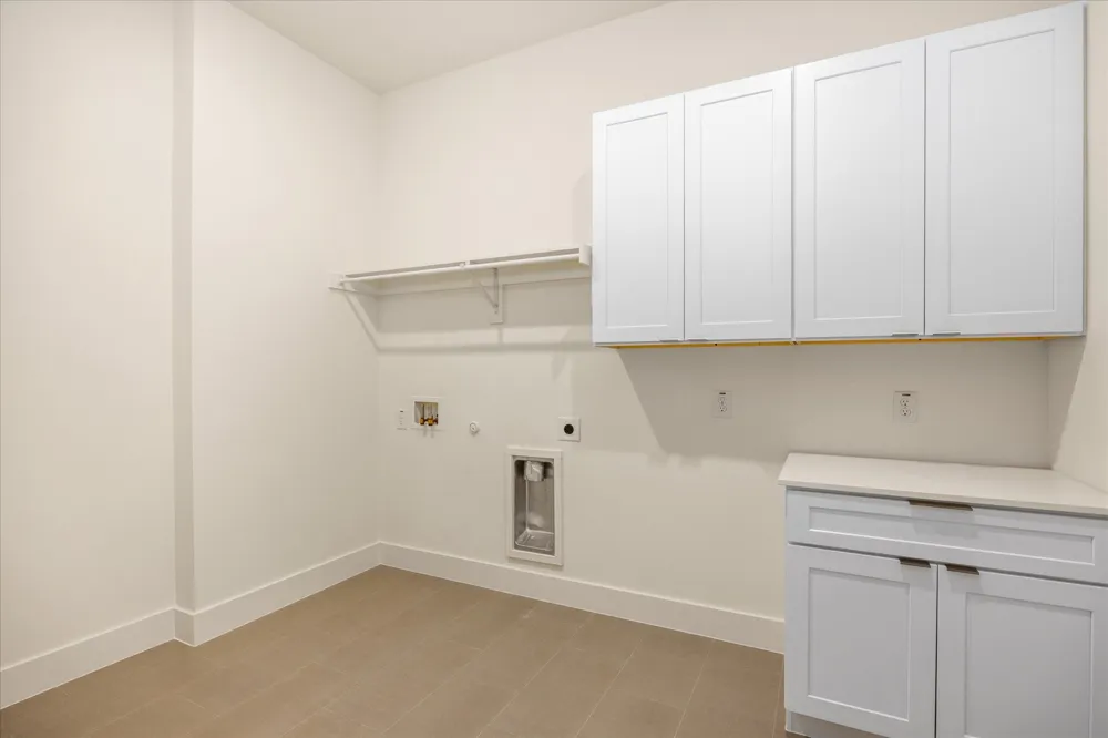 2184 Middlewood Circle Granbury, TX 76049