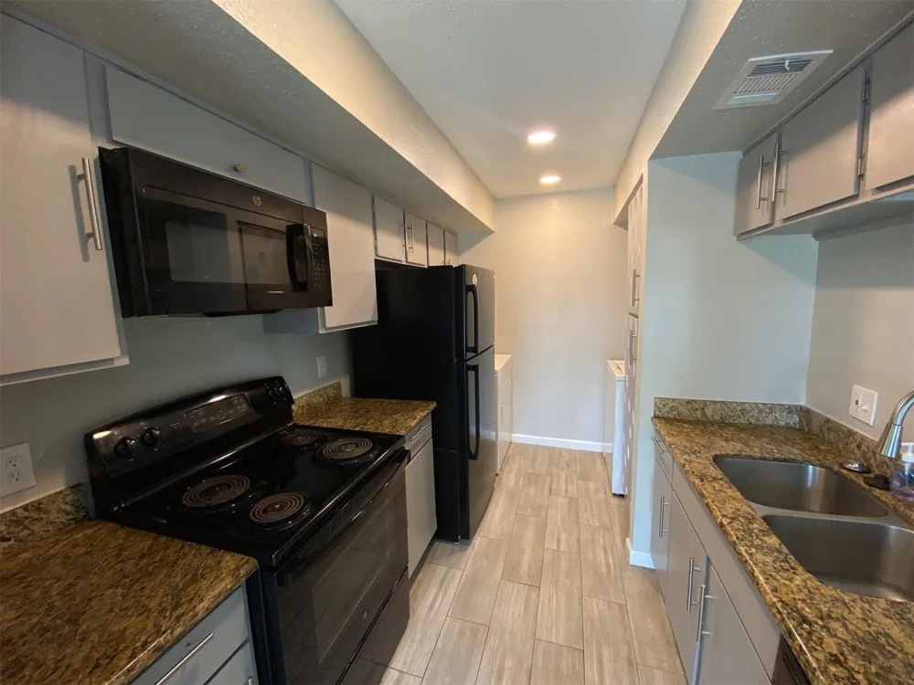 6633 W Airport Boulevard #1308 Houston, TX 77035