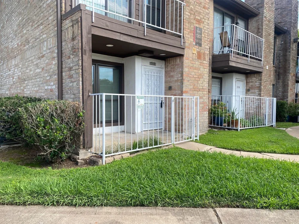 6633 W Airport Boulevard #1308 Houston, TX 77035