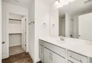 19 Greenbriar Loop Angleton, TX 77515