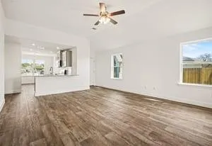 19 Greenbriar Loop Angleton, TX 77515