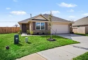 19 Greenbriar Loop Angleton, TX 77515