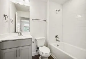 19 Greenbriar Loop Angleton, TX 77515