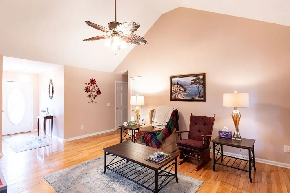 1004 Deann Ct Cottontown, TN 37048