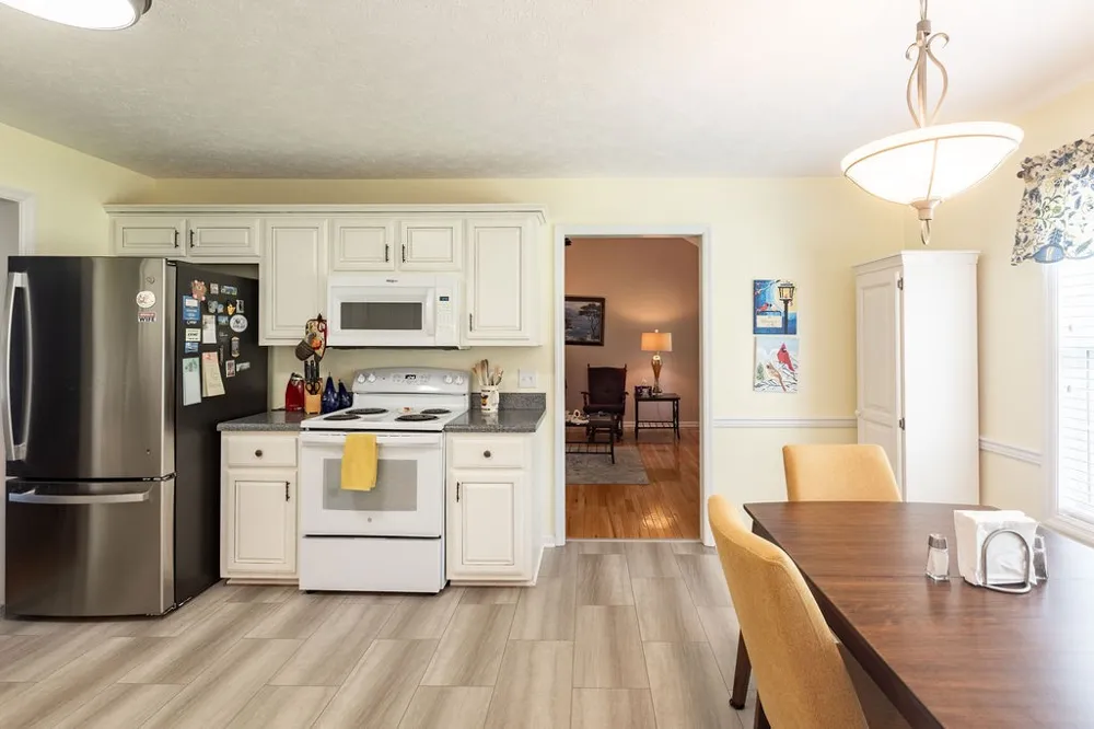 1004 Deann Ct Cottontown, TN 37048