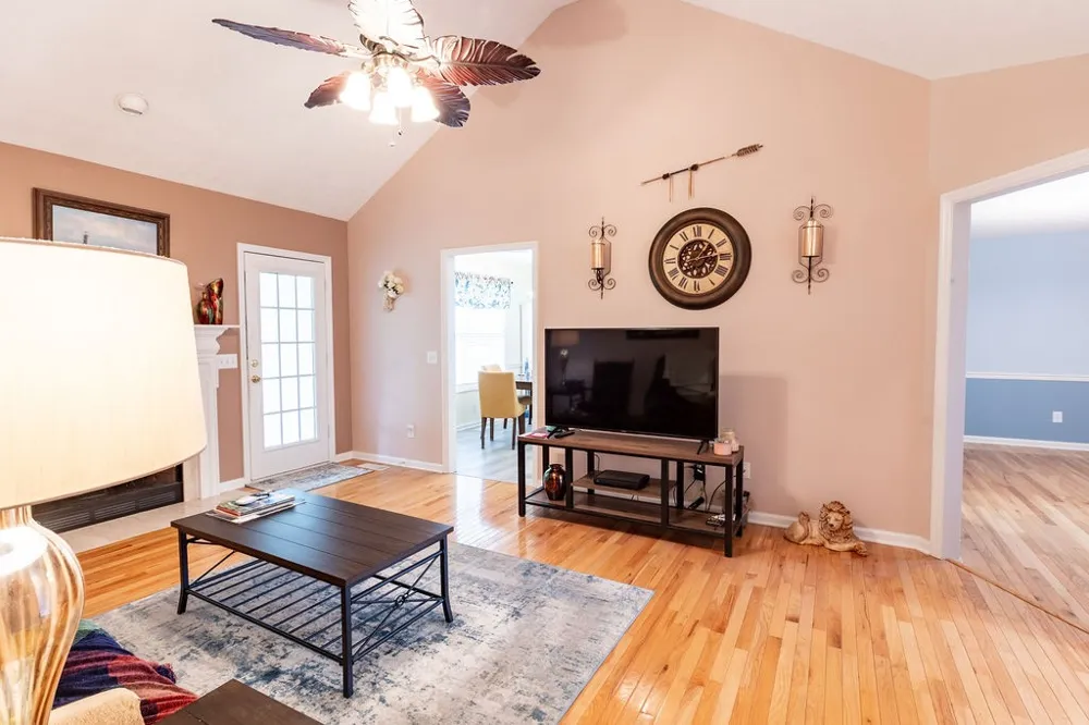 1004 Deann Ct Cottontown, TN 37048