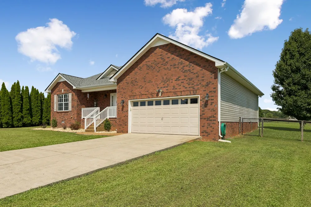 1361 Volunteer Ln Lewisburg, TN 37091