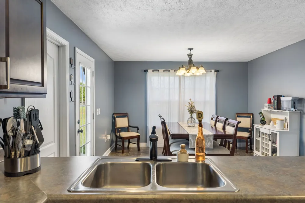 1361 Volunteer Ln Lewisburg, TN 37091