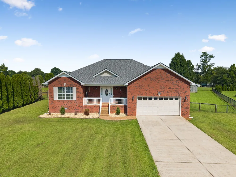 1361 Volunteer Ln Lewisburg, TN 37091
