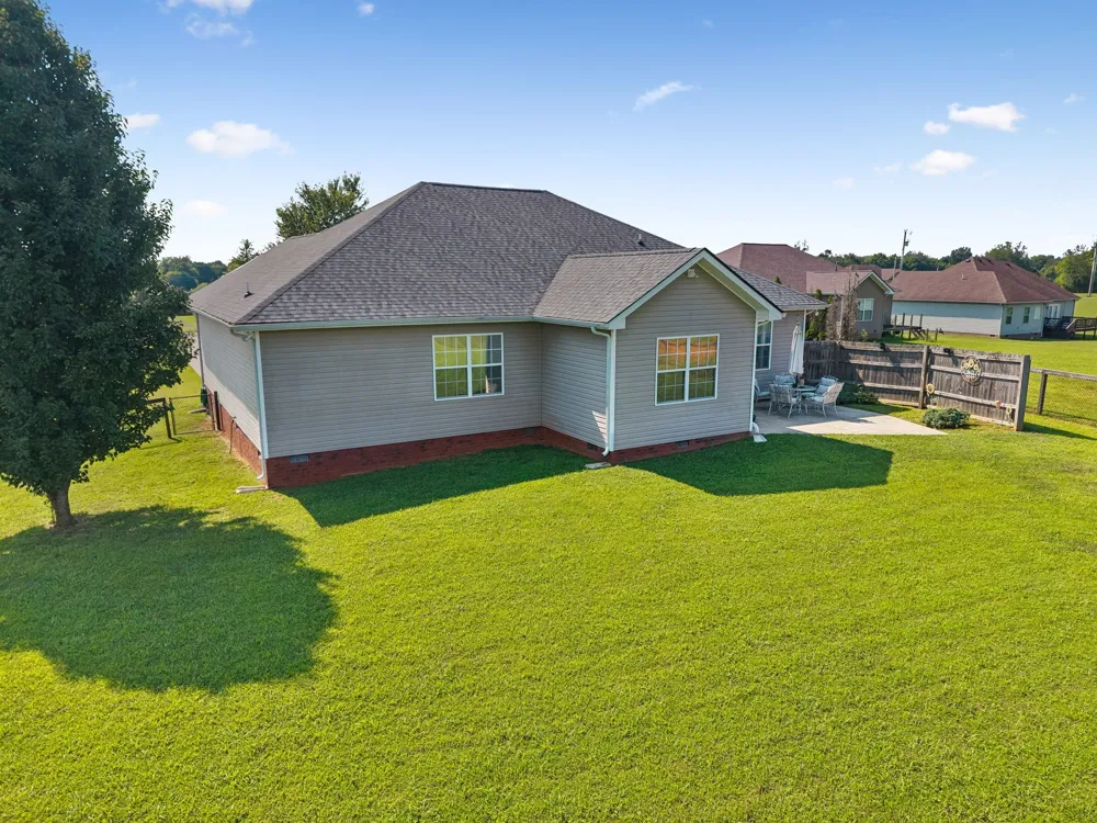 1361 Volunteer Ln Lewisburg, TN 37091