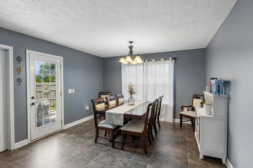 1361 Volunteer Ln Lewisburg, TN 37091