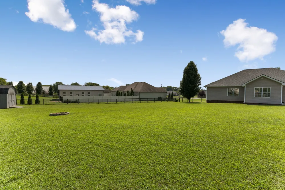 1361 Volunteer Ln Lewisburg, TN 37091