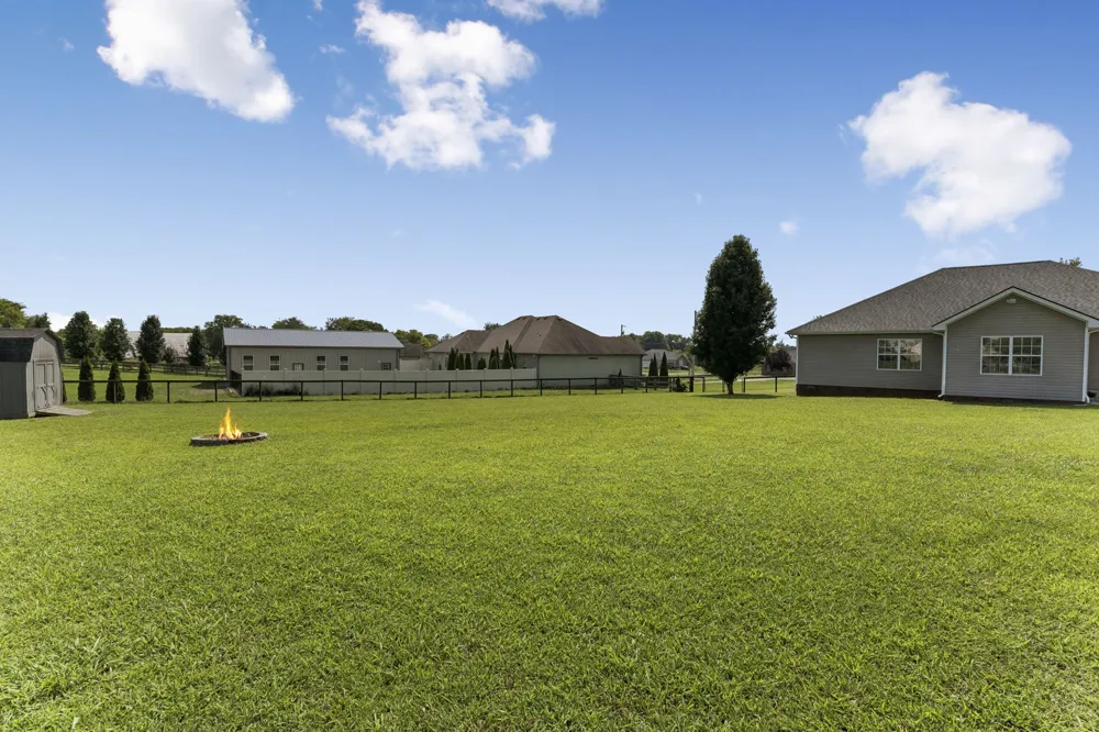 1361 Volunteer Ln Lewisburg, TN 37091