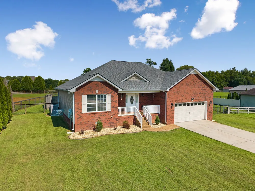 1361 Volunteer Ln Lewisburg, TN 37091