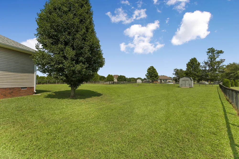 1361 Volunteer Ln Lewisburg, TN 37091