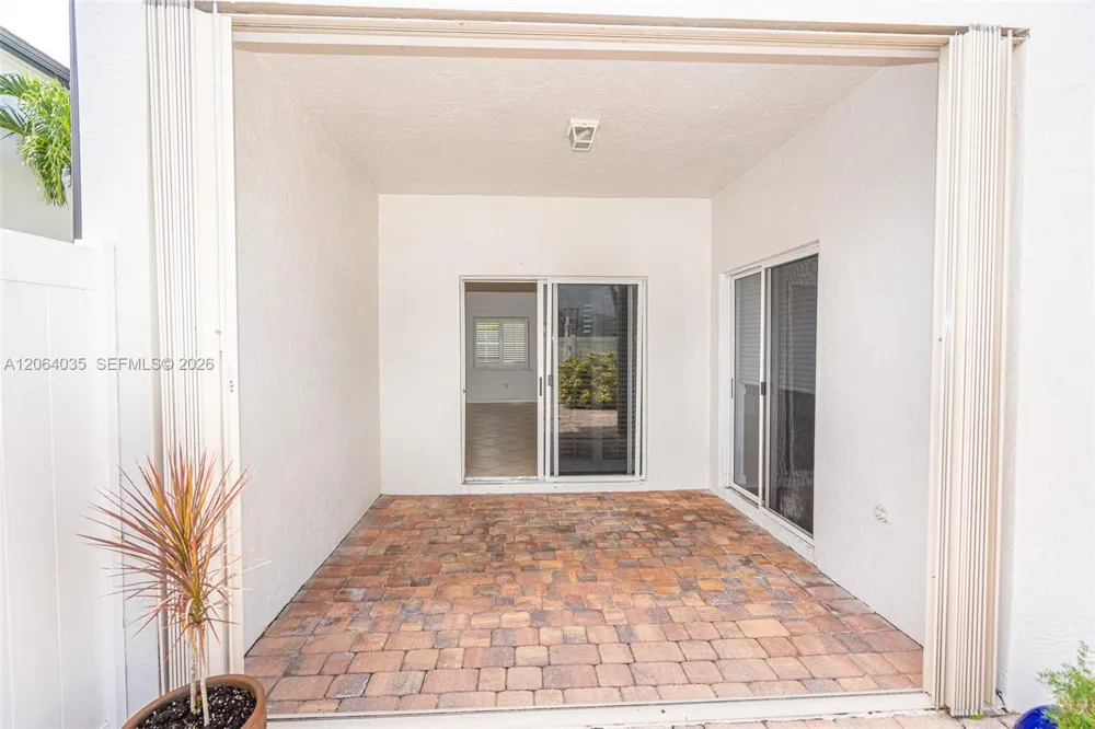 12901 SW 50th St Miramar, FL 33027