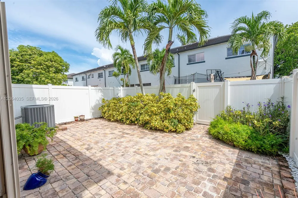 12901 SW 50th St Miramar, FL 33027