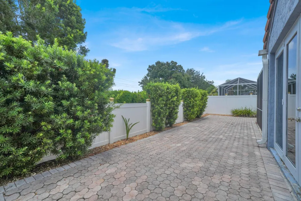 18453 OLD PRINCETON LANE Boca Raton, FL 33498