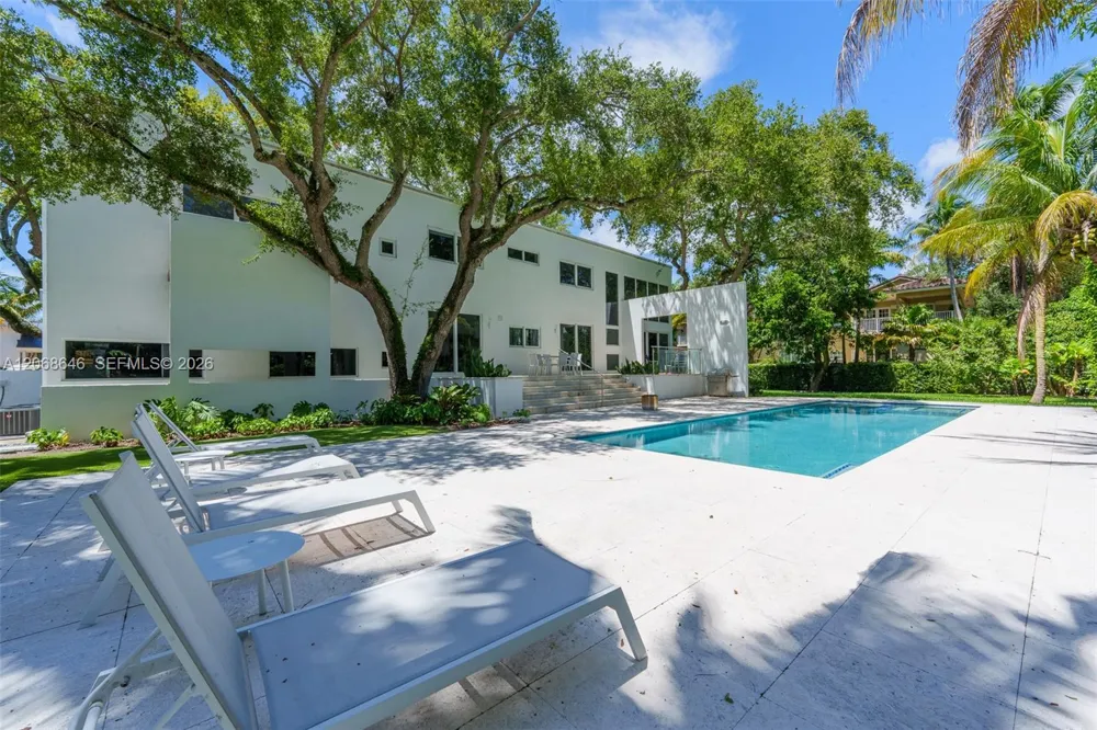 7277 SW 165th St Palmetto Bay, FL 33157