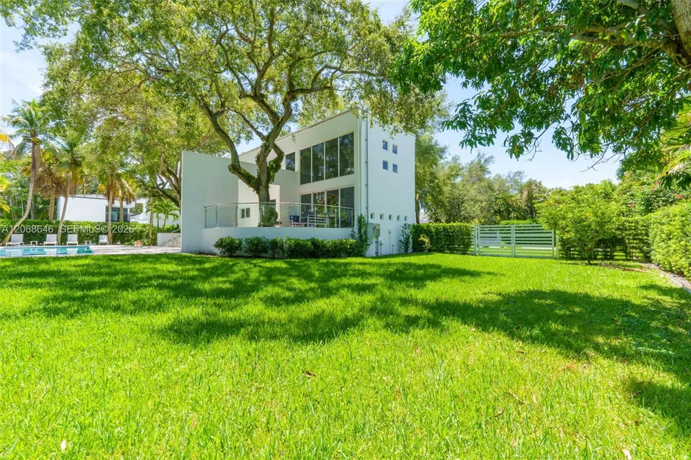 7277 SW 165th St Palmetto Bay, FL 33157