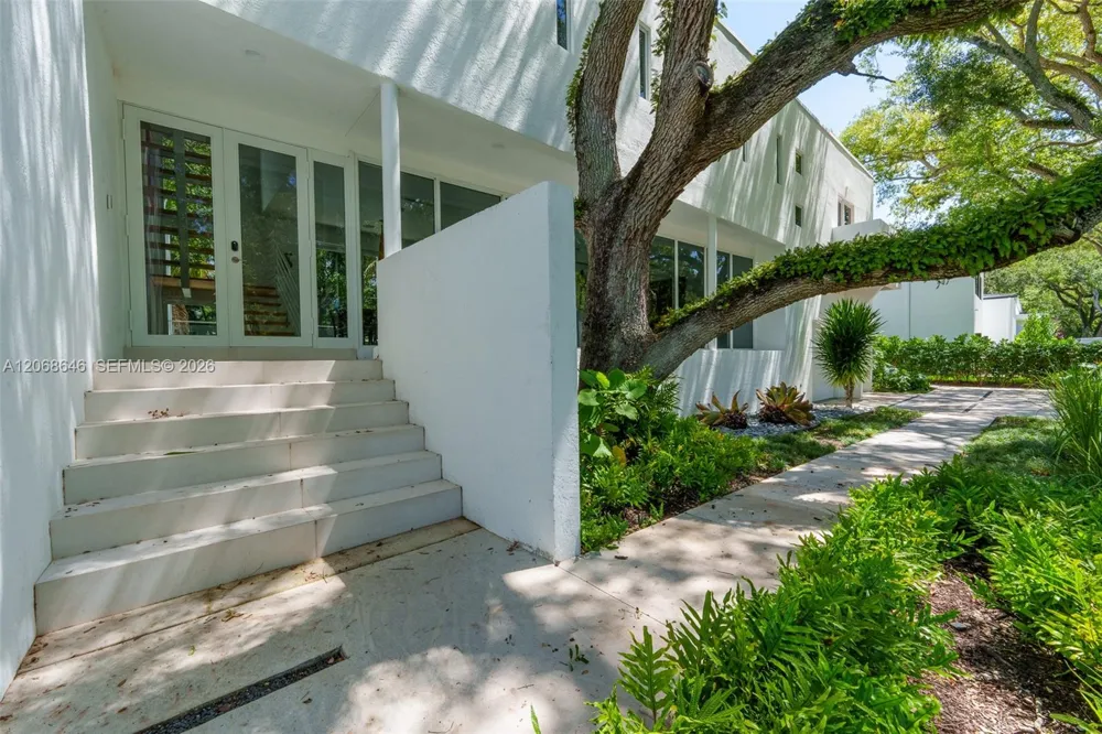 7277 SW 165th St Palmetto Bay, FL 33157