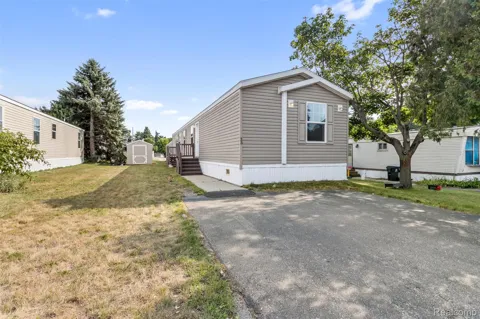 33 Hummingbird Drive