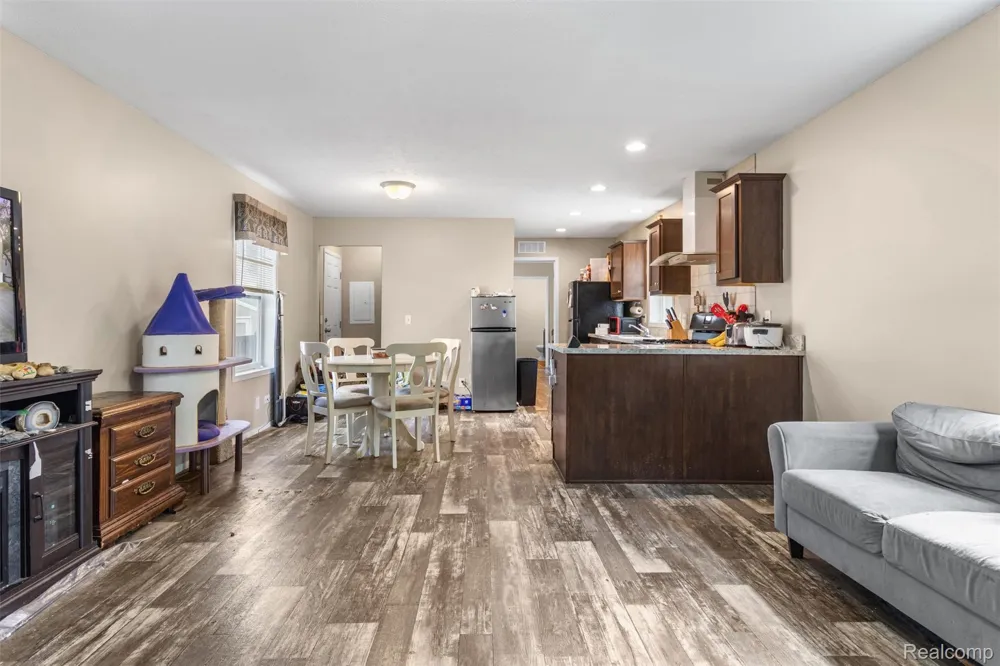 33 Hummingbird Drive Orion Charter Township, MI 48359