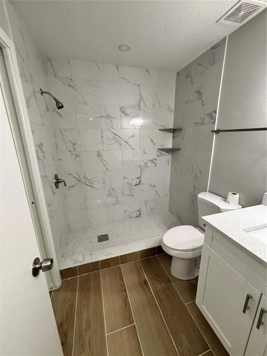 14025 VILLAGE VIEW DRIVE Tampa, FL 33624