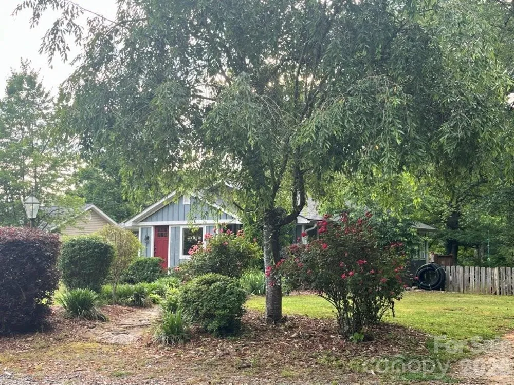 325 Ewbank Road Etowah, NC 28729