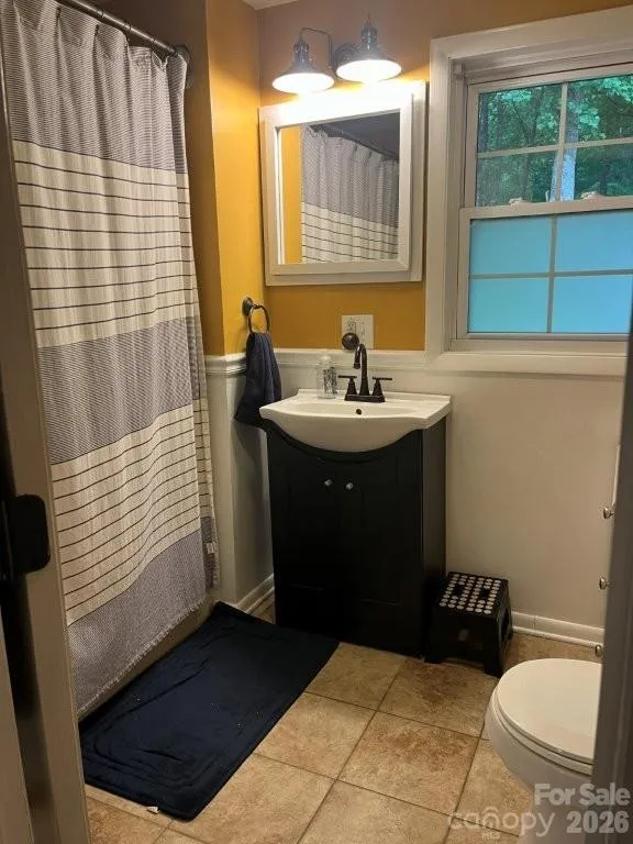 325 Ewbank Road Etowah, NC 28729
