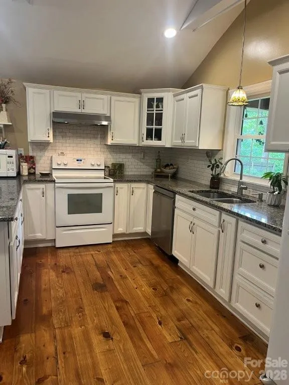 325 Ewbank Road Etowah, NC 28729