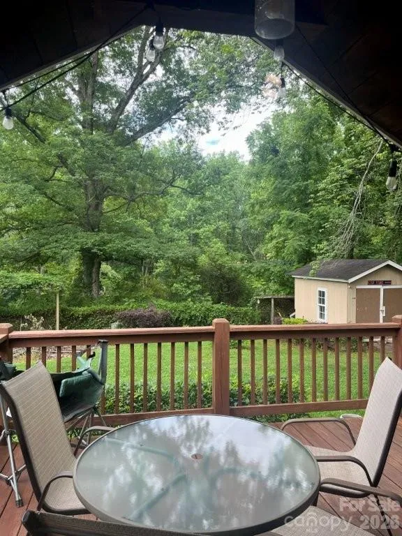 325 Ewbank Road Etowah, NC 28729