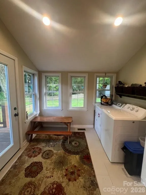 325 Ewbank Road Etowah, NC 28729