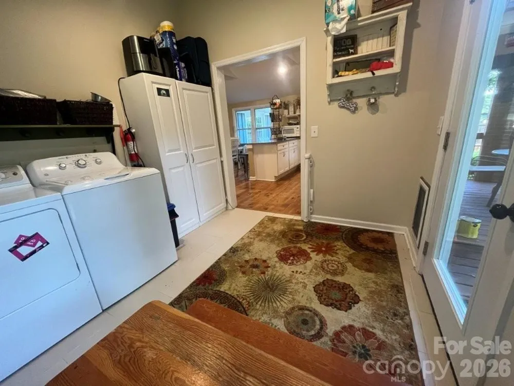325 Ewbank Road Etowah, NC 28729