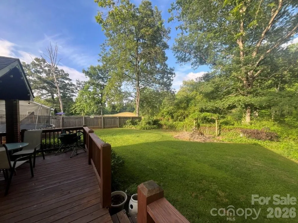 325 Ewbank Road Etowah, NC 28729