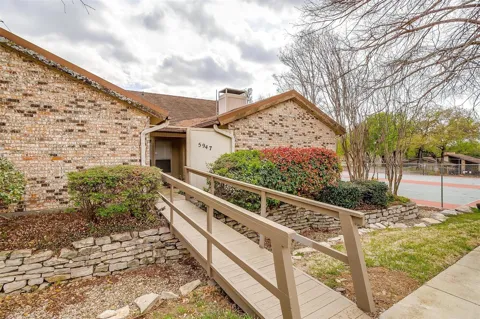 5947 Chimney Wood Circle