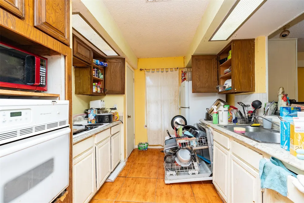 2427 Fairgreen Drive Missouri City, TX 77489