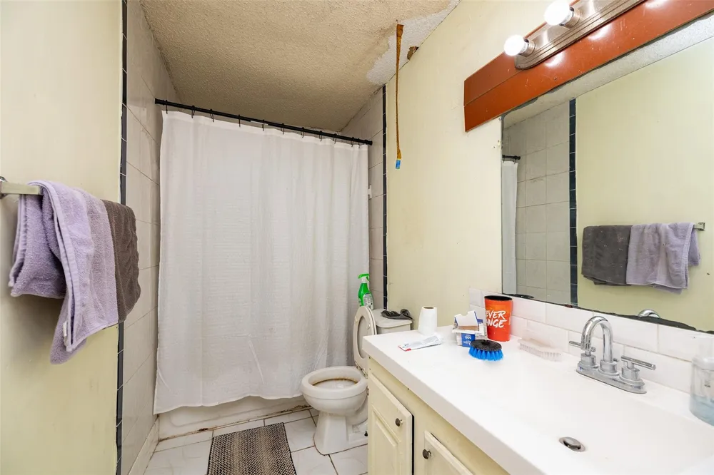 2427 Fairgreen Drive Missouri City, TX 77489