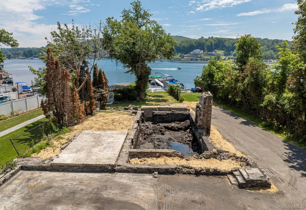68 W Lake Boulevard Mahopac, NY 10541