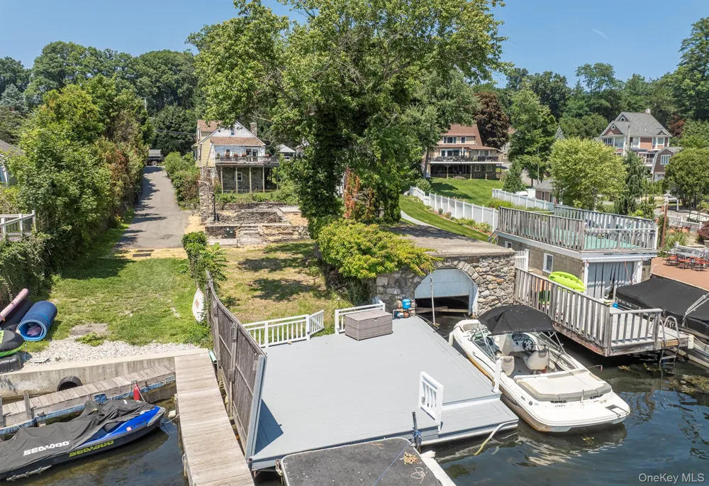 68 W Lake Boulevard Mahopac, NY 10541