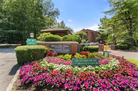 18 Bronxville Glen Drive #3-12