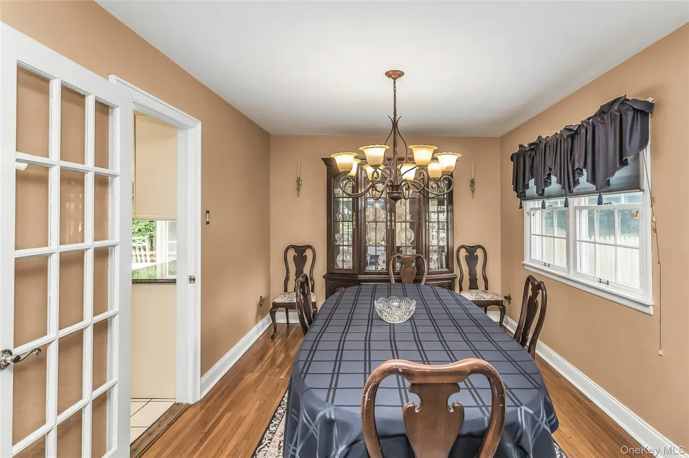 8 Lenmore Drive Old Bethpage, NY 11804