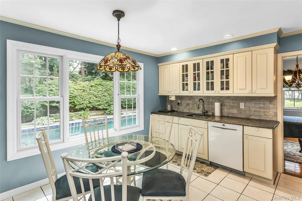 8 Lenmore Drive Old Bethpage, NY 11804